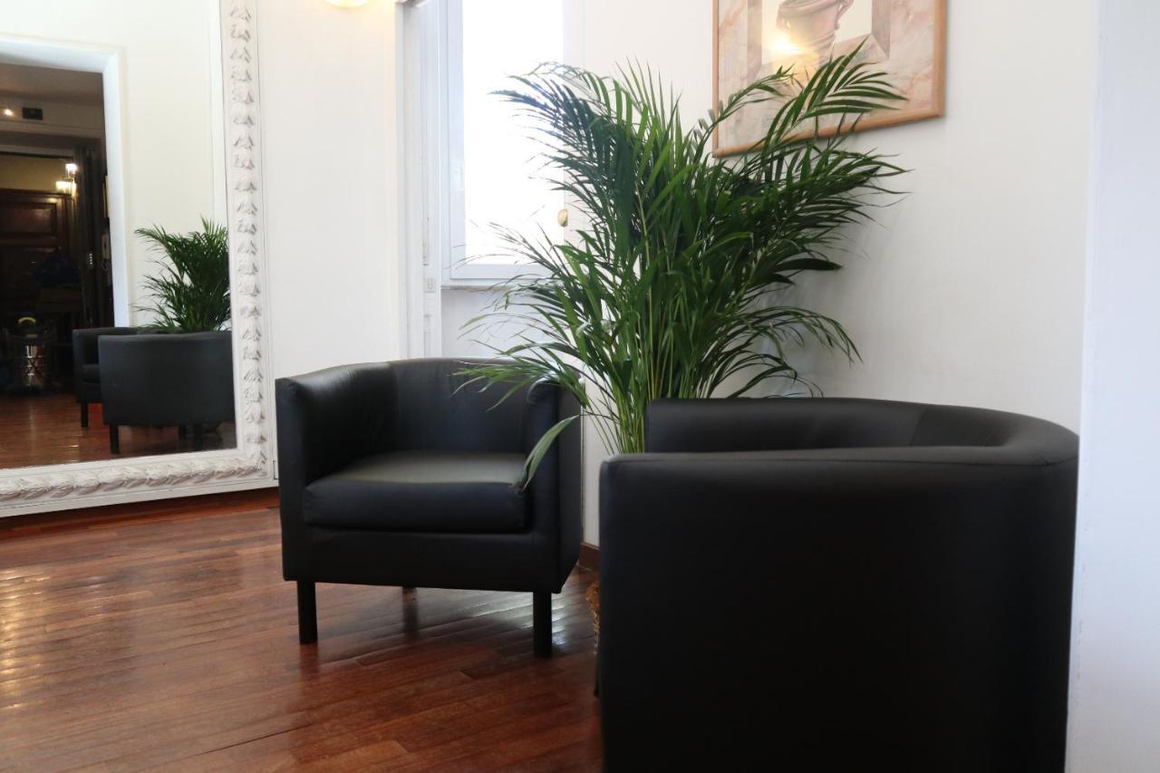 Maison Cloe Near The Spanish Steps Рим Екстериор снимка